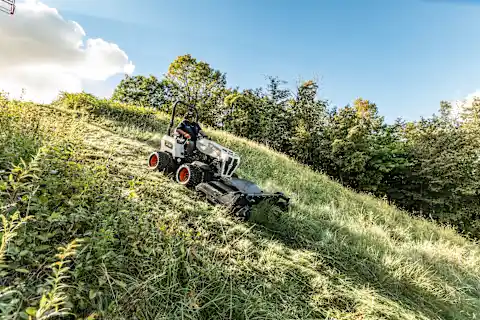 bobcat-at450-articulating-tractor-rough-cut-mower-5d40287-092524
